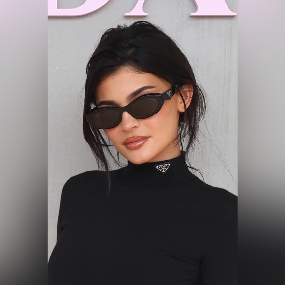 Authentic Prada Sunglasses ๐ค - Picture 10 of 10